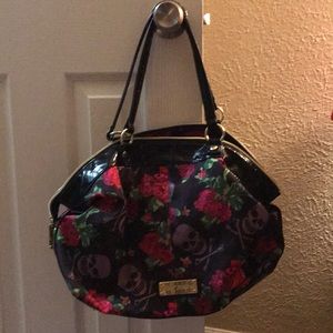 Betsy Johnson hobo style skull and rose bag